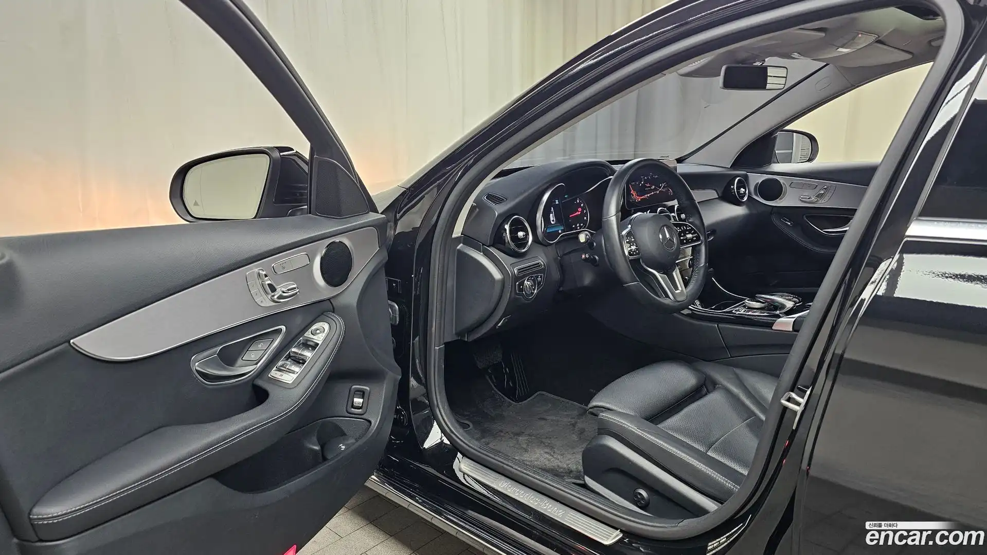 C-Class Mercedes-Benz 2020.5-INNER-010