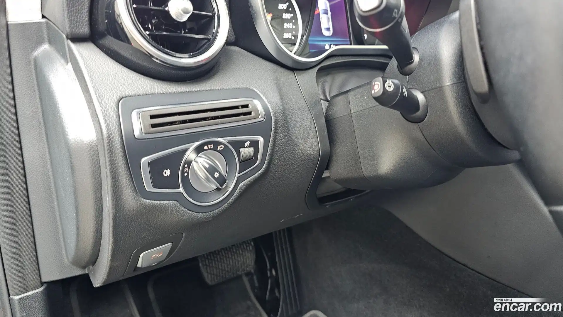 C-Class Mercedes-Benz 2020.5-OPTION-023