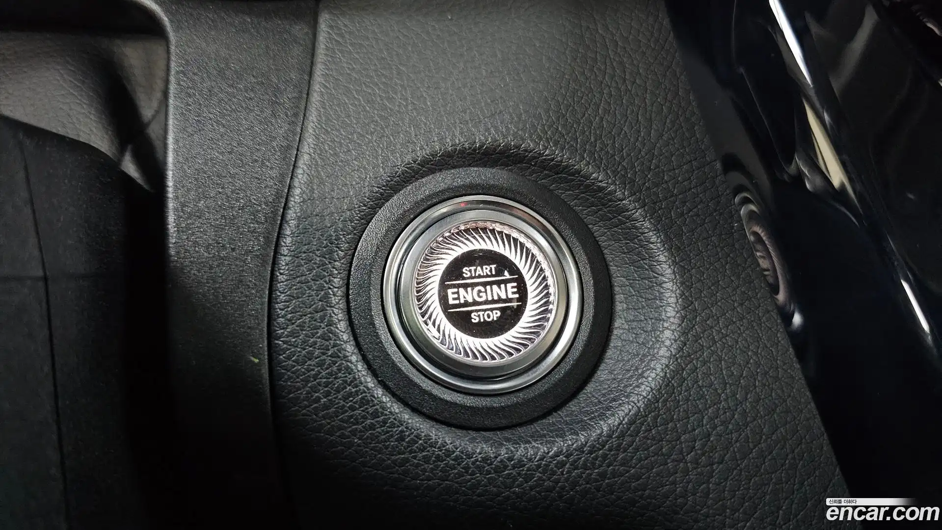 C-Class Mercedes-Benz 2020.5-OPTION-024