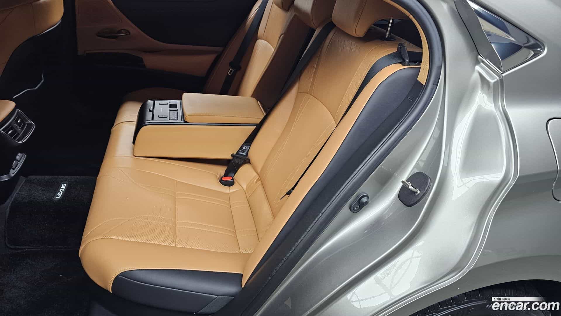 ES Lexus 2023.6-OPTION-022
