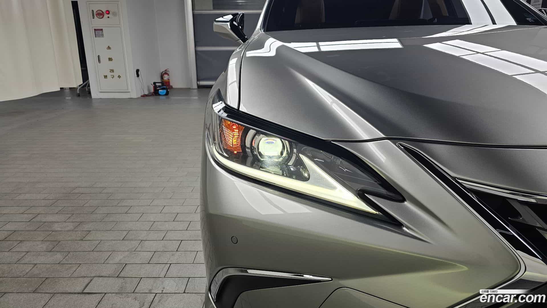 ES Lexus 2023.6-OUTER-032