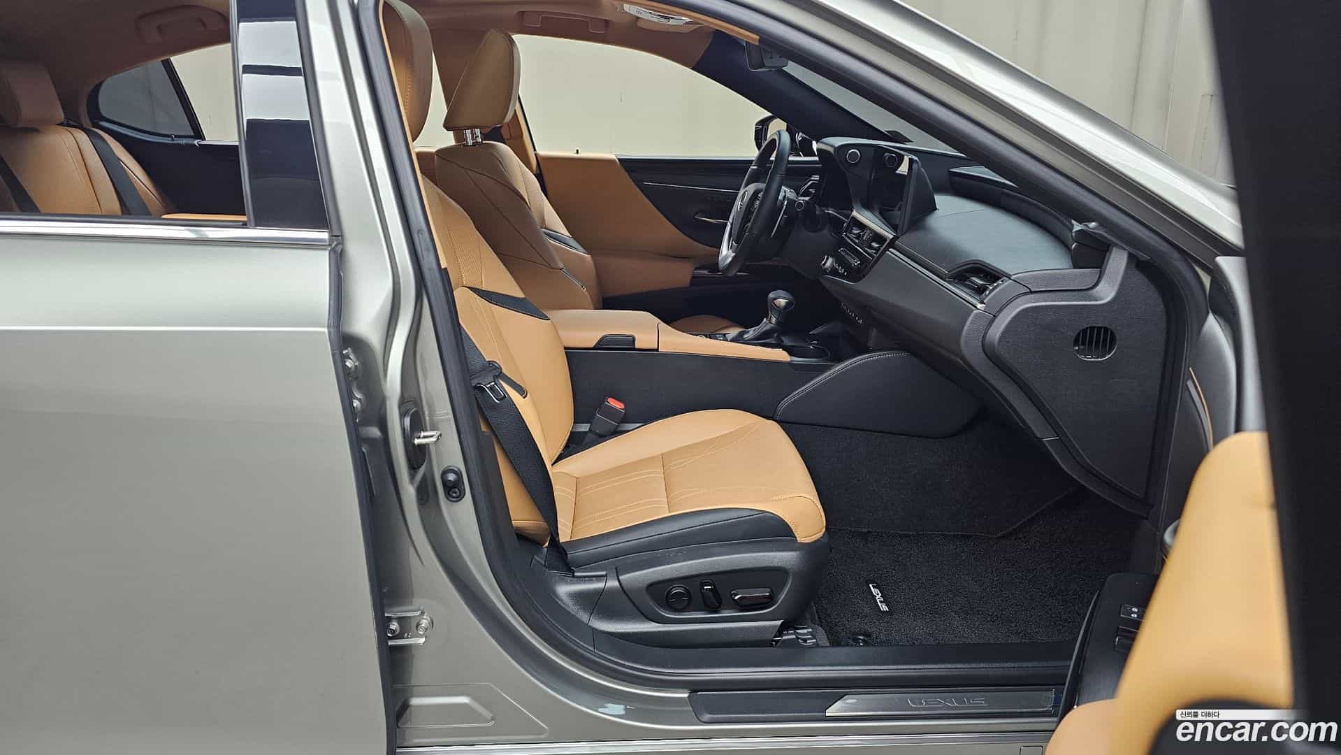 ES Lexus 2023.6-INNER-036