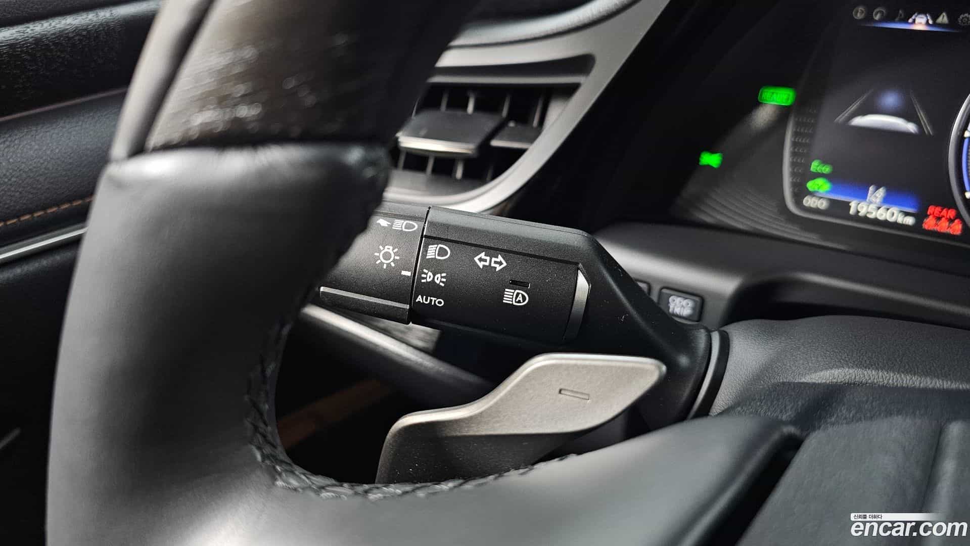 ES Lexus 2023.6-OPTION-043