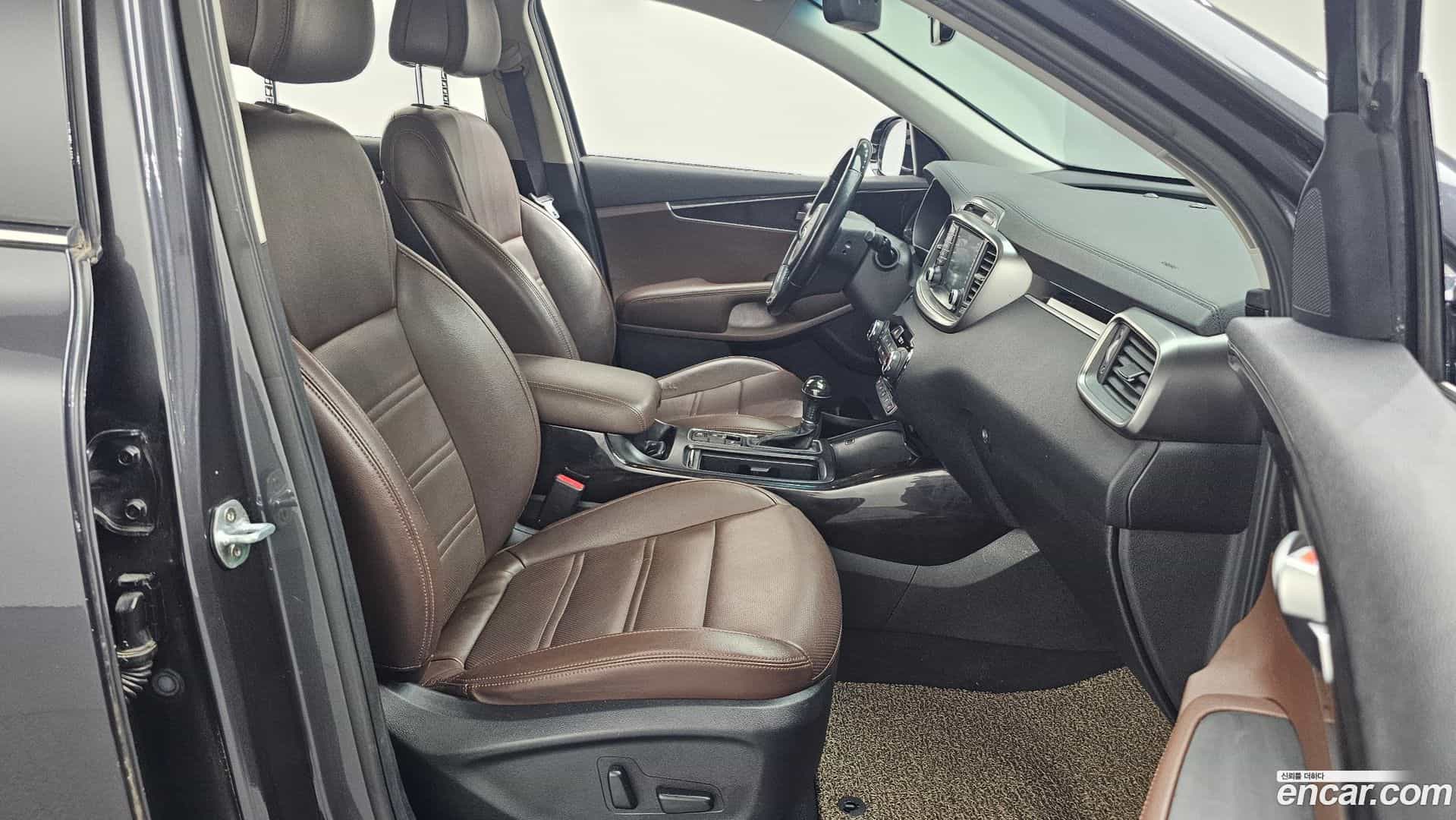 Sorento Kia 2016.2-OPTION-015