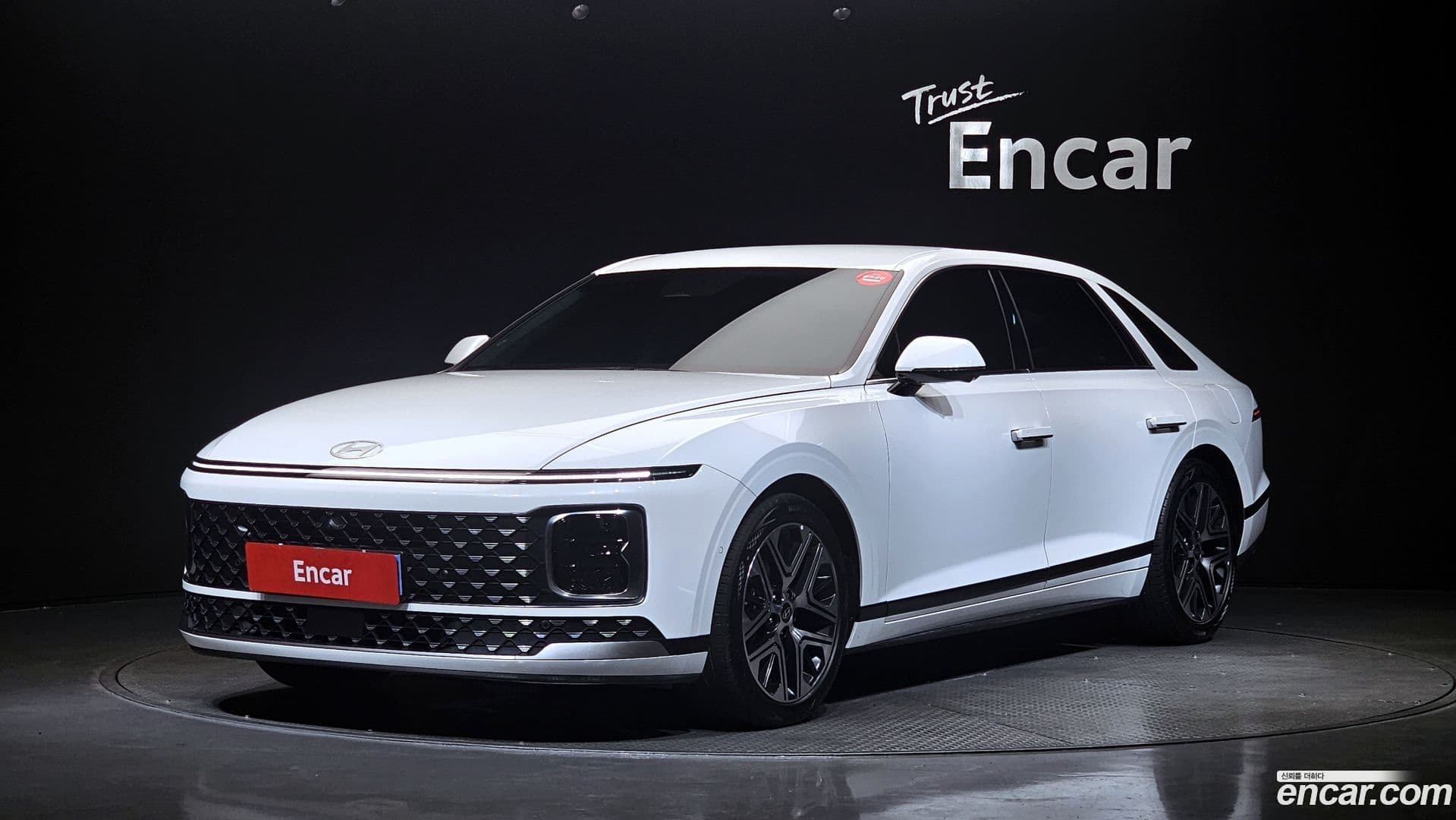Main__Slider__Photo:Grandeur Hyundai 2023.10-0