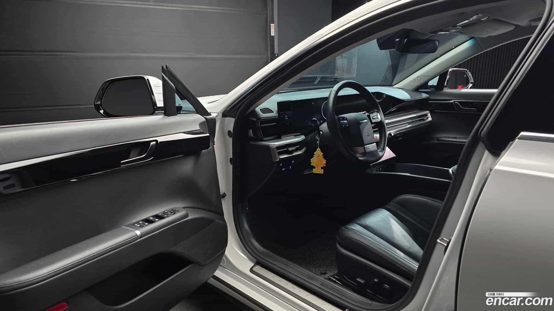 Grandeur Hyundai 2023.10-INNER-010
