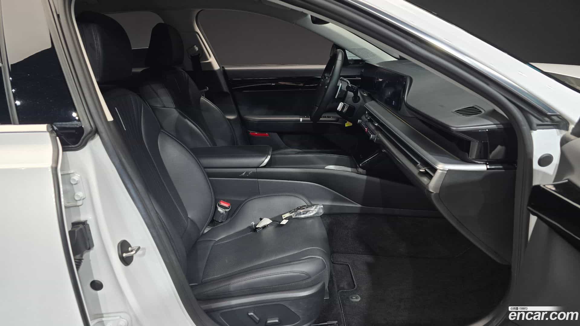 Grandeur Hyundai 2023.10-INNER-036