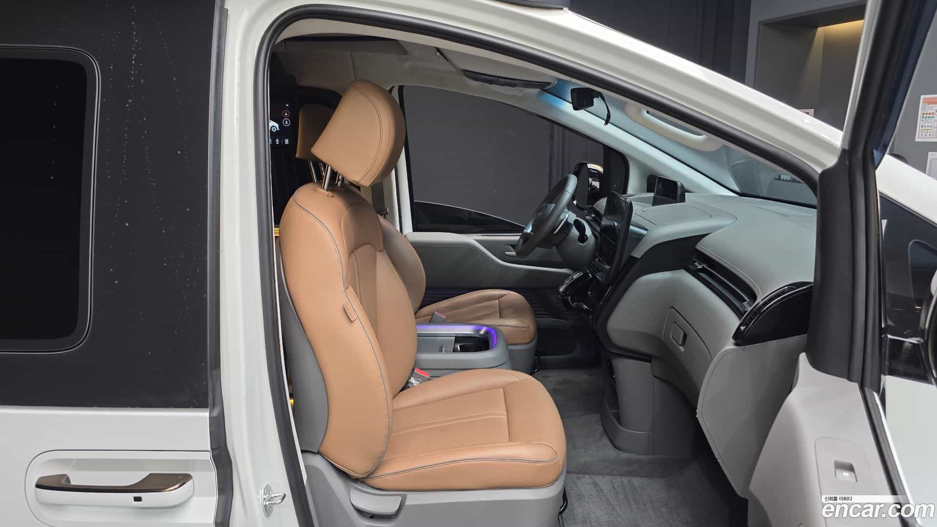 Staria Hyundai 2023.9-OPTION-016