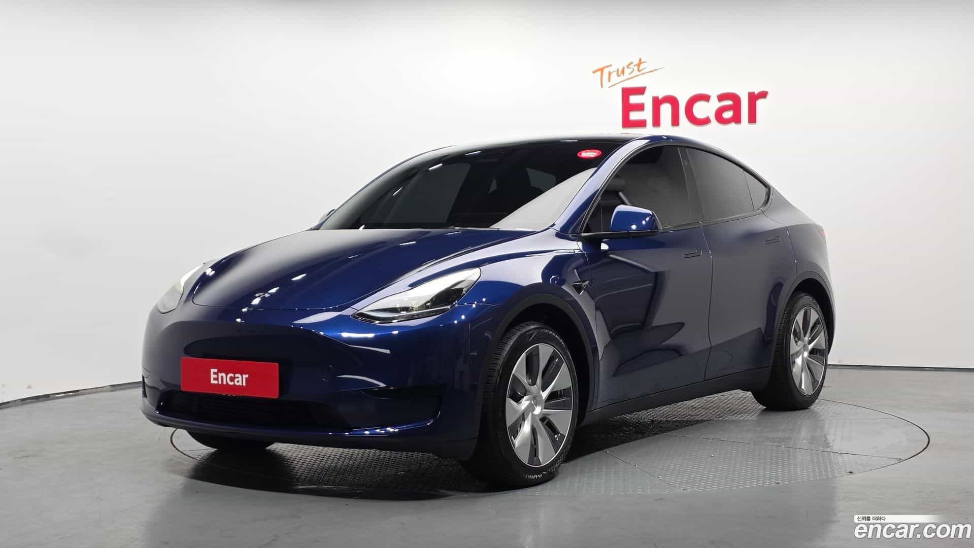 Model Y Tesla 2023.10-OUTER-001