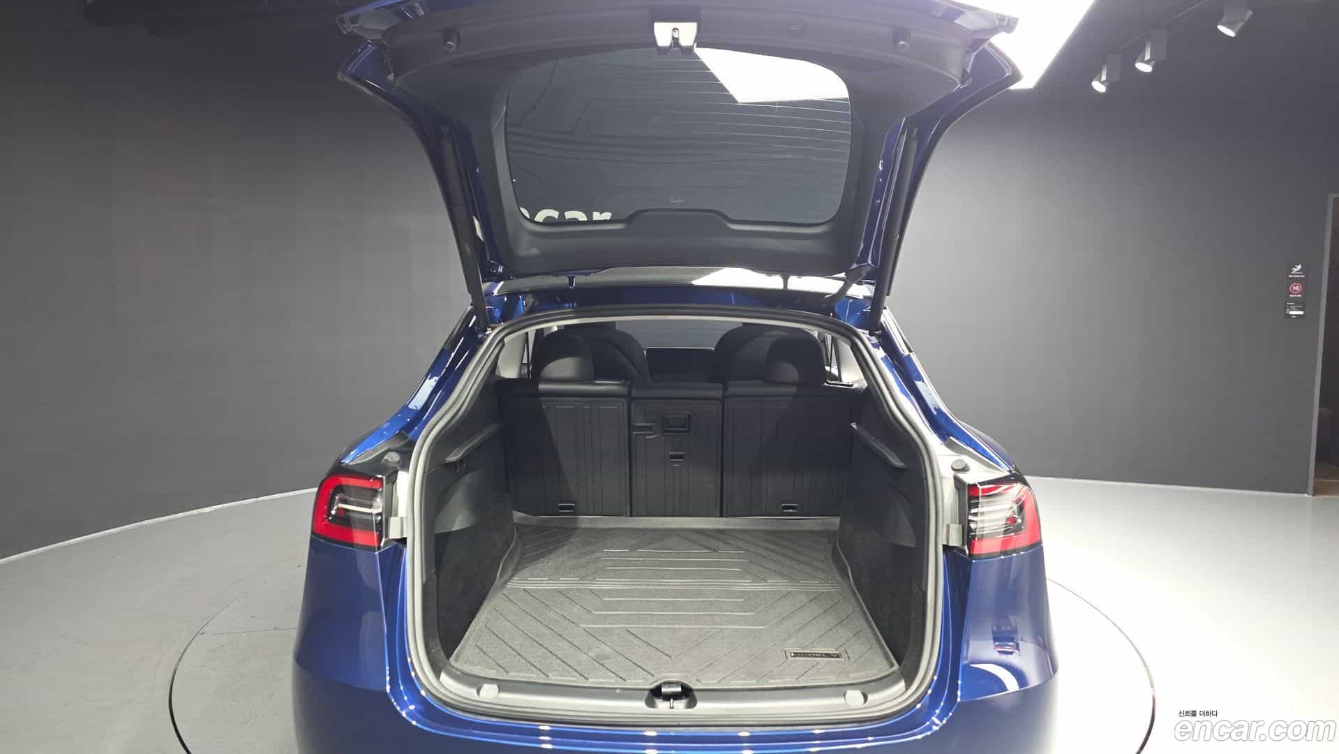 Model Y Tesla 2023.10-OPTION-024
