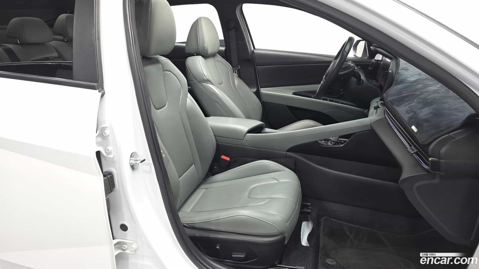 AVANTE Hyundai 2023.7-OPTION-016