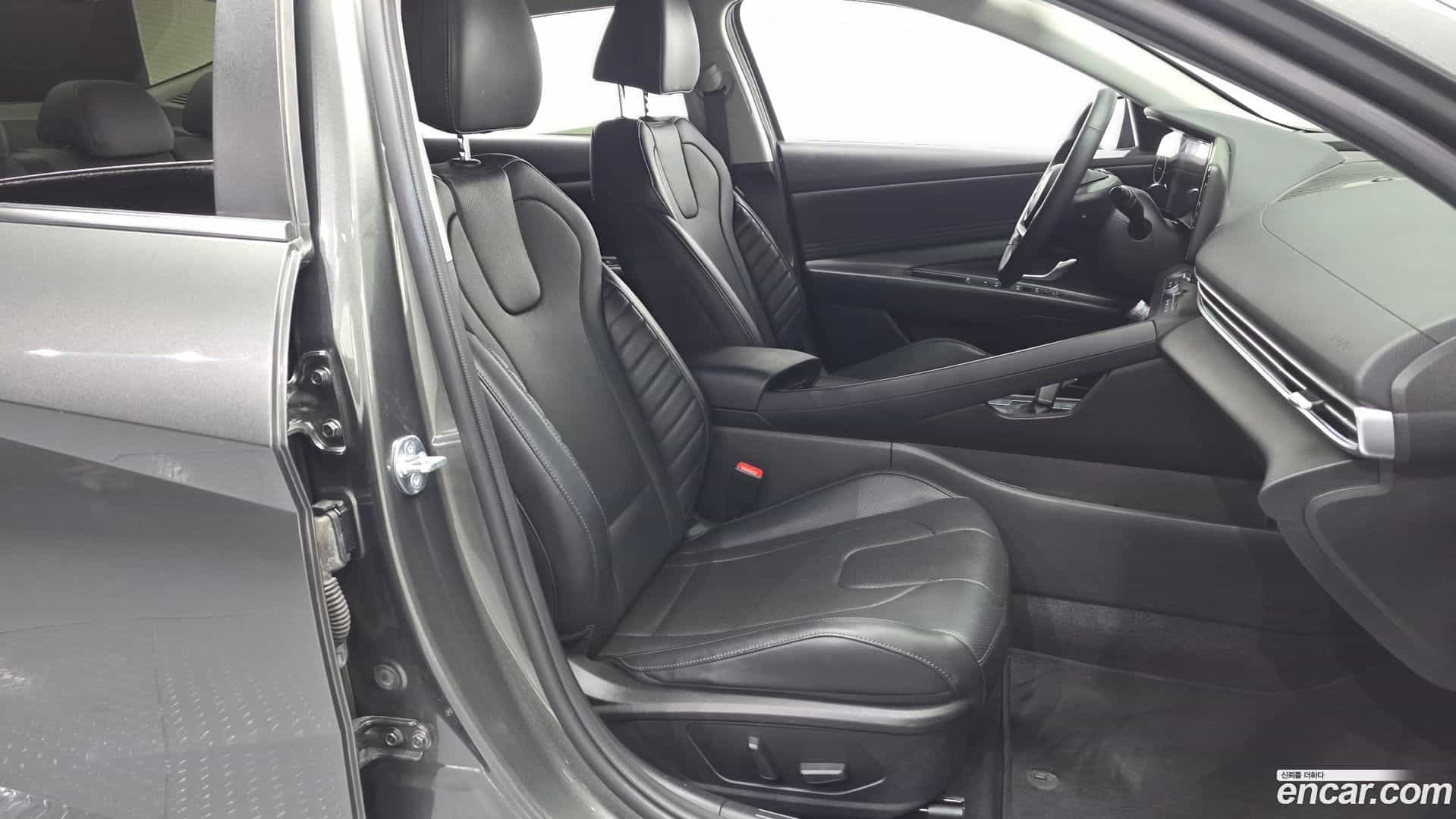 AVANTE Hyundai 2023.6-OPTION-016