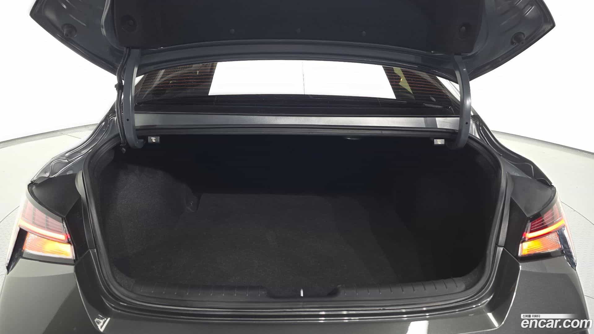 AVANTE Hyundai 2023.6-OPTION-024
