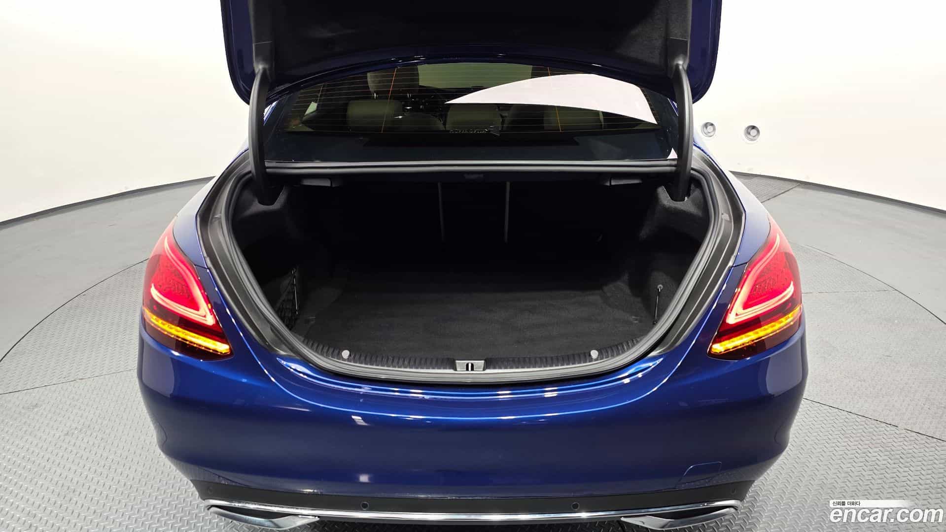 C-Class Mercedes-Benz 2019.7-OPTION-024