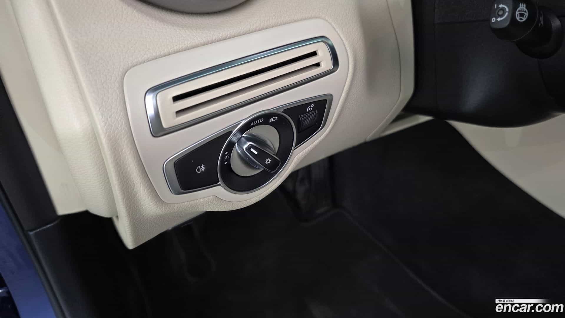 C-Class Mercedes-Benz 2019.7-OPTION-042