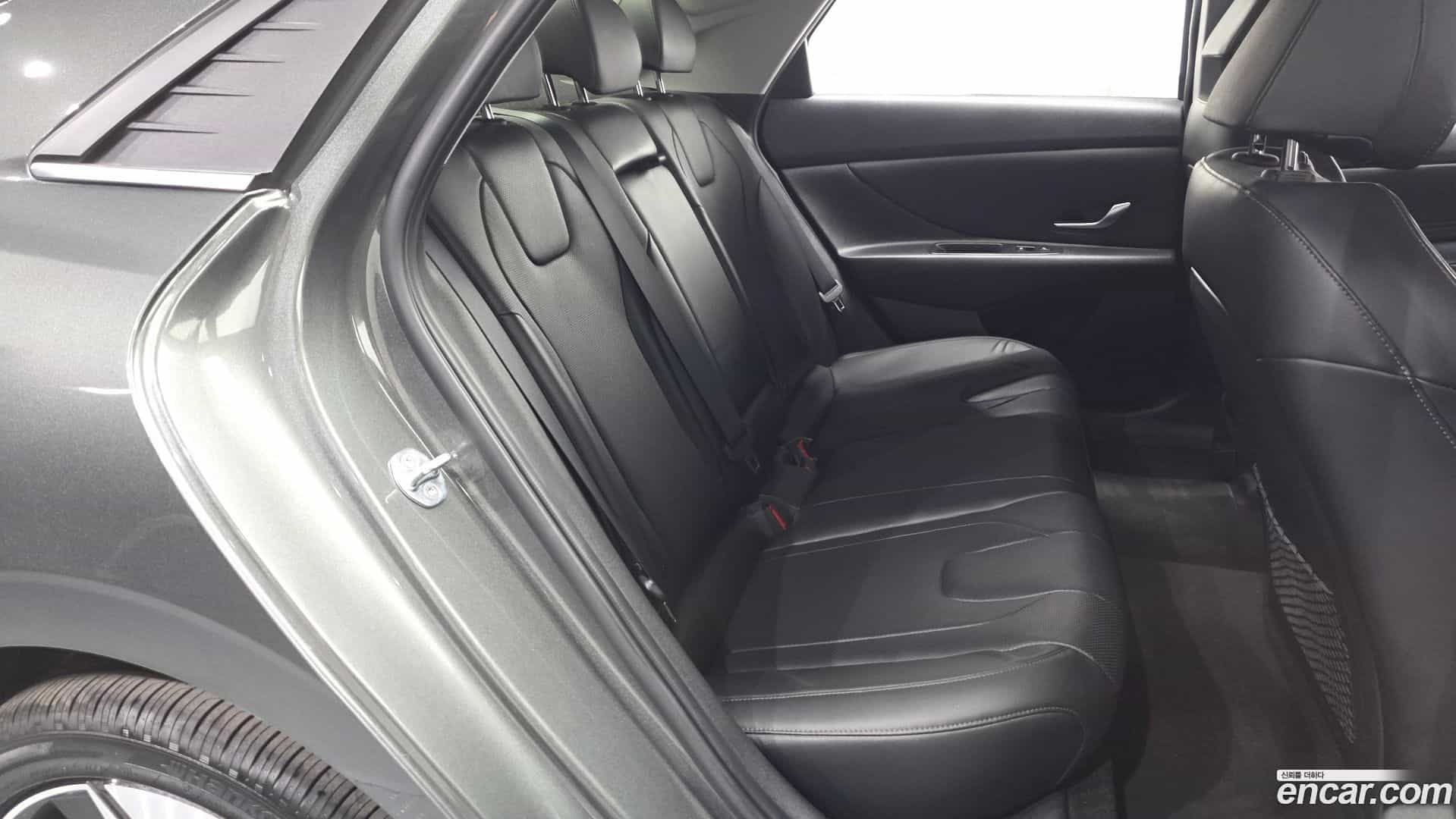 AVANTE Hyundai 2022.3-OPTION-015