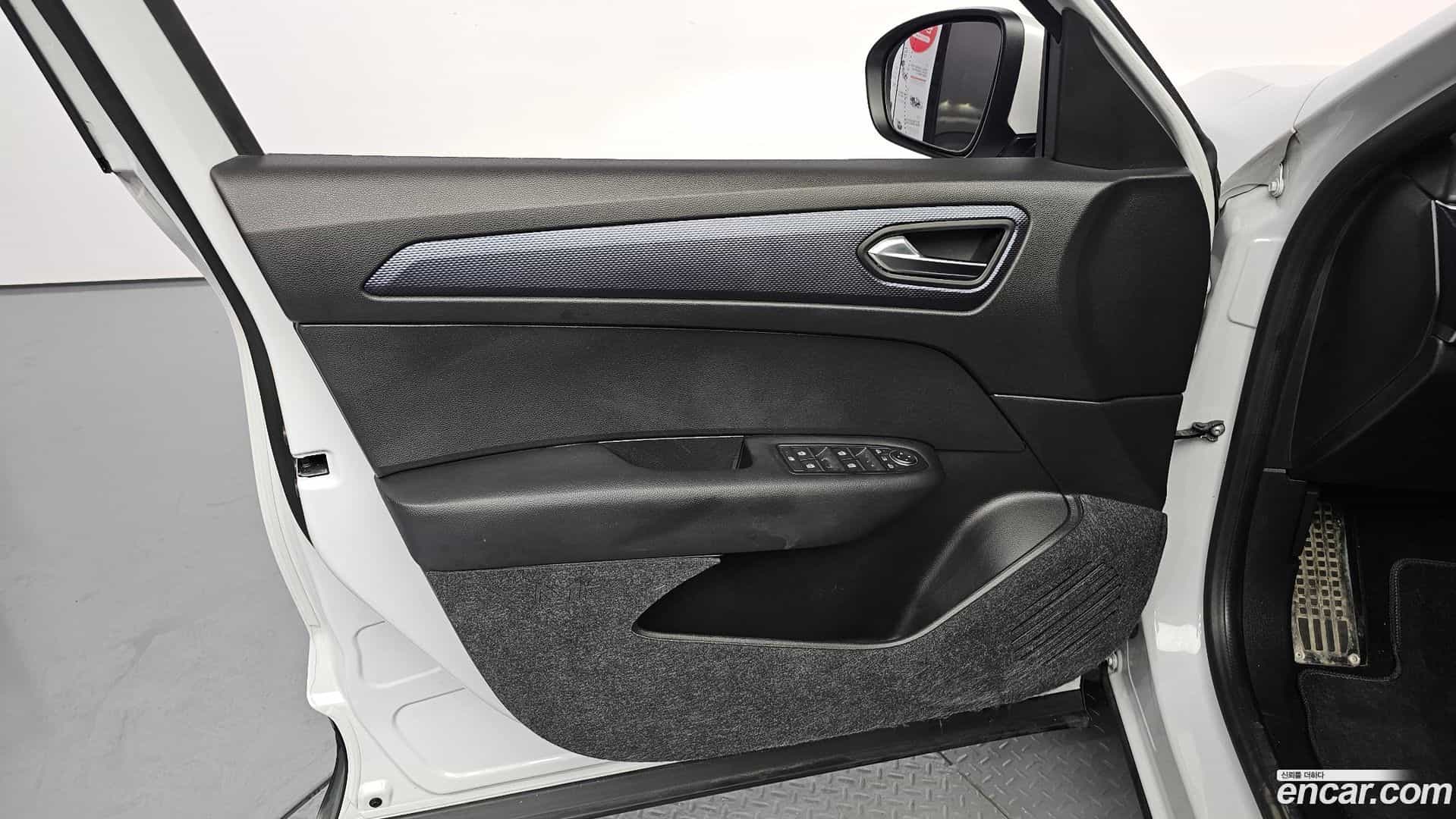 XM3 Renault Korea 2020.11-INNER-034