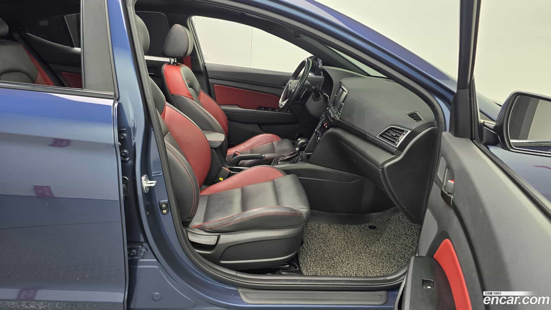 AVANTE Hyundai 2017.7-OPTION-015
