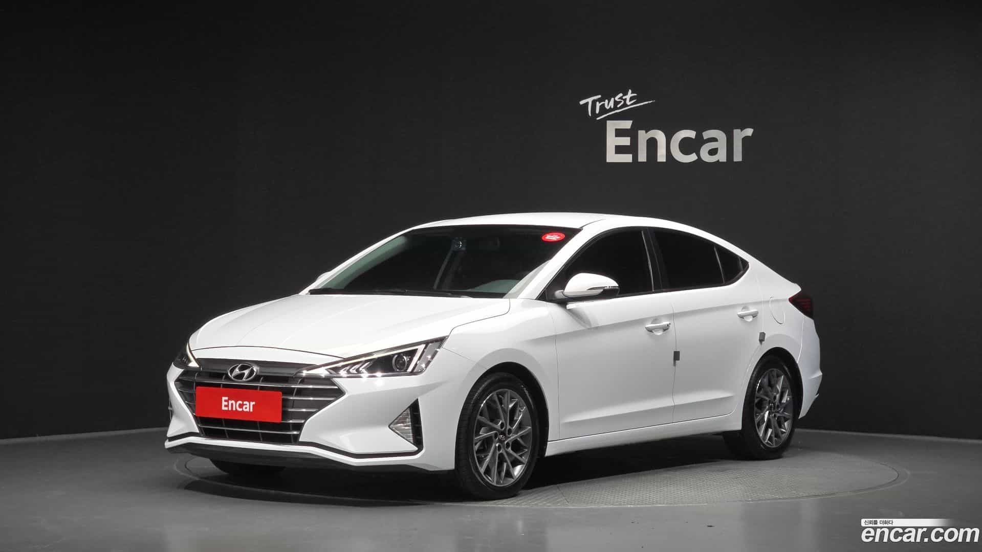 AVANTE Hyundai 2019.6-OUTER-001