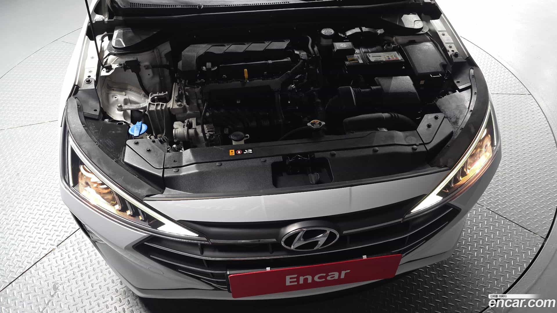 AVANTE Hyundai 2019.6-OUTER-006