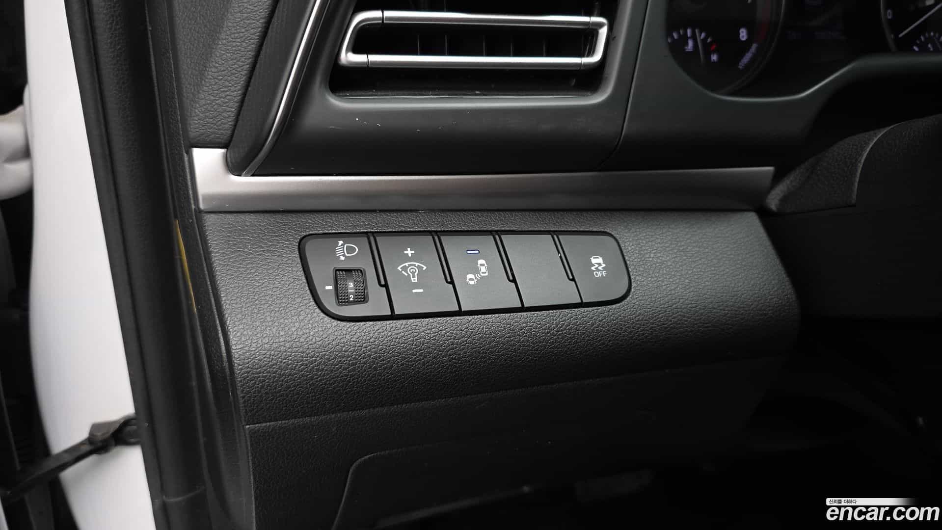 AVANTE Hyundai 2019.6-OPTION-017