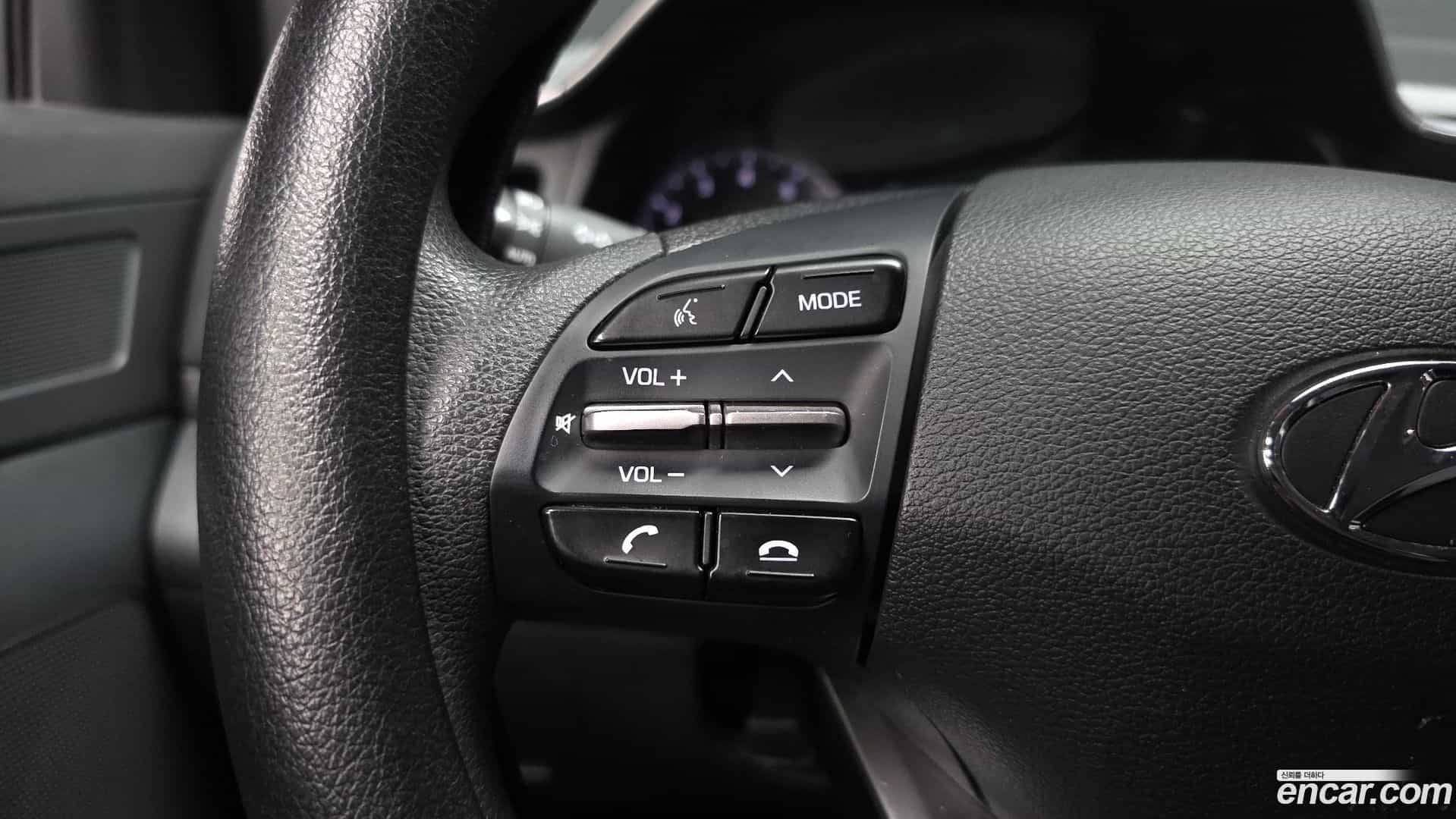 AVANTE Hyundai 2019.6-OPTION-022