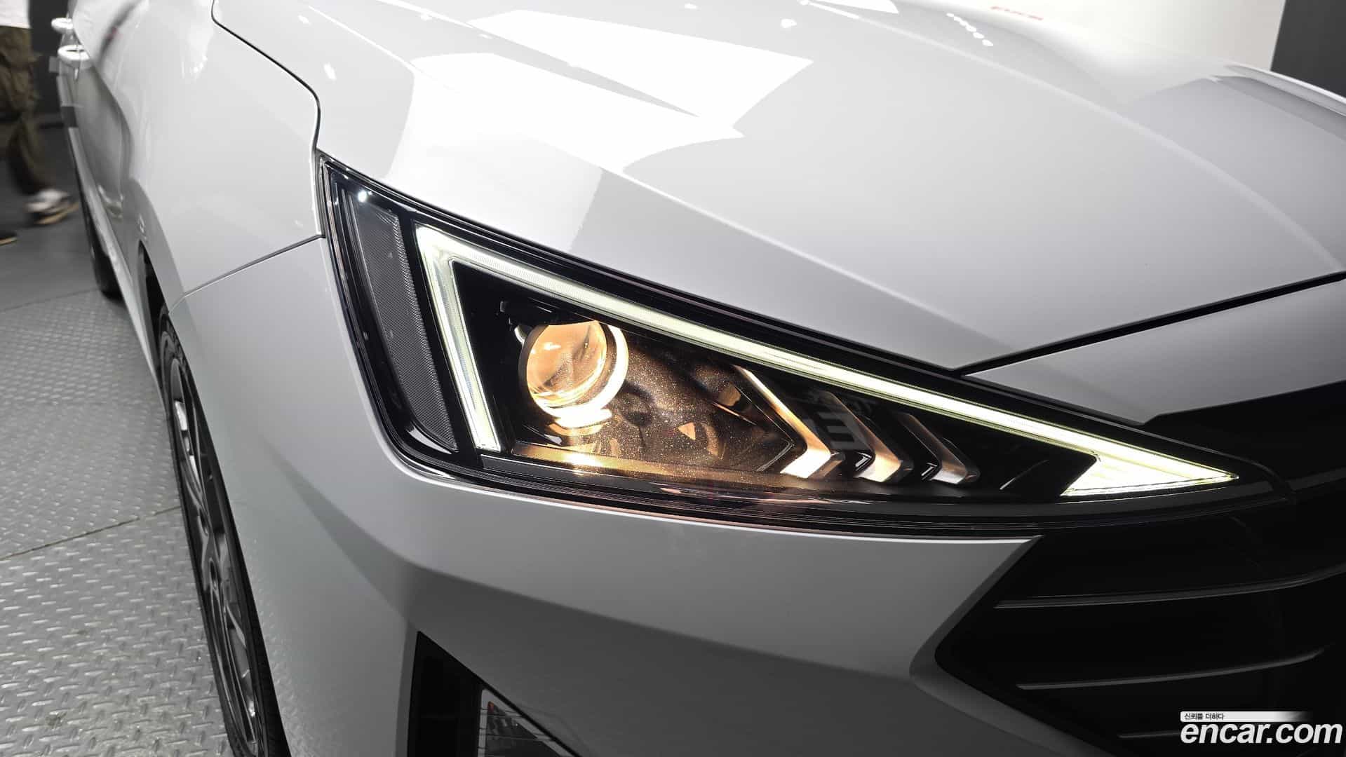 AVANTE Hyundai 2019.6-OUTER-032