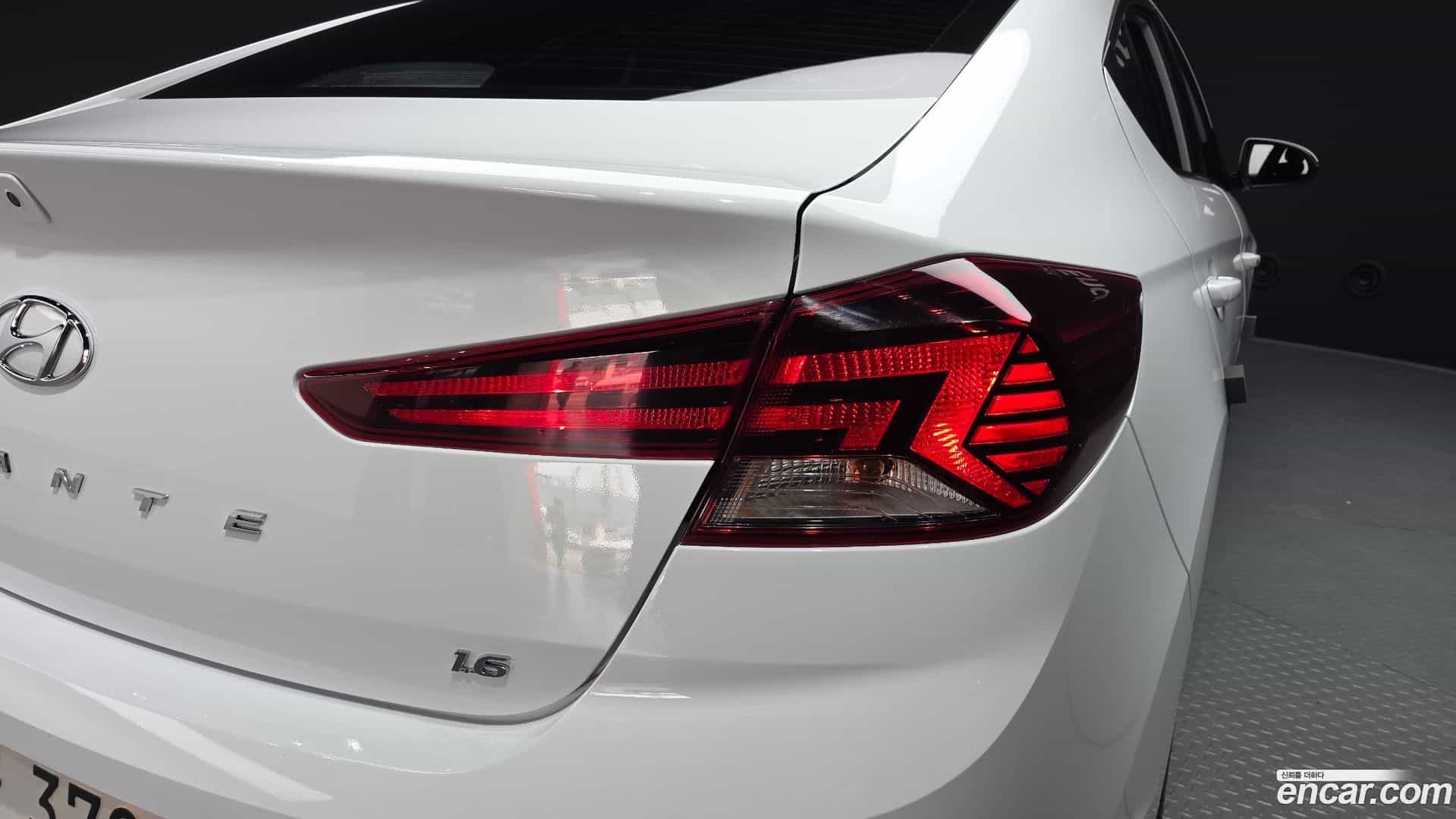 AVANTE Hyundai 2019.6-OUTER-033