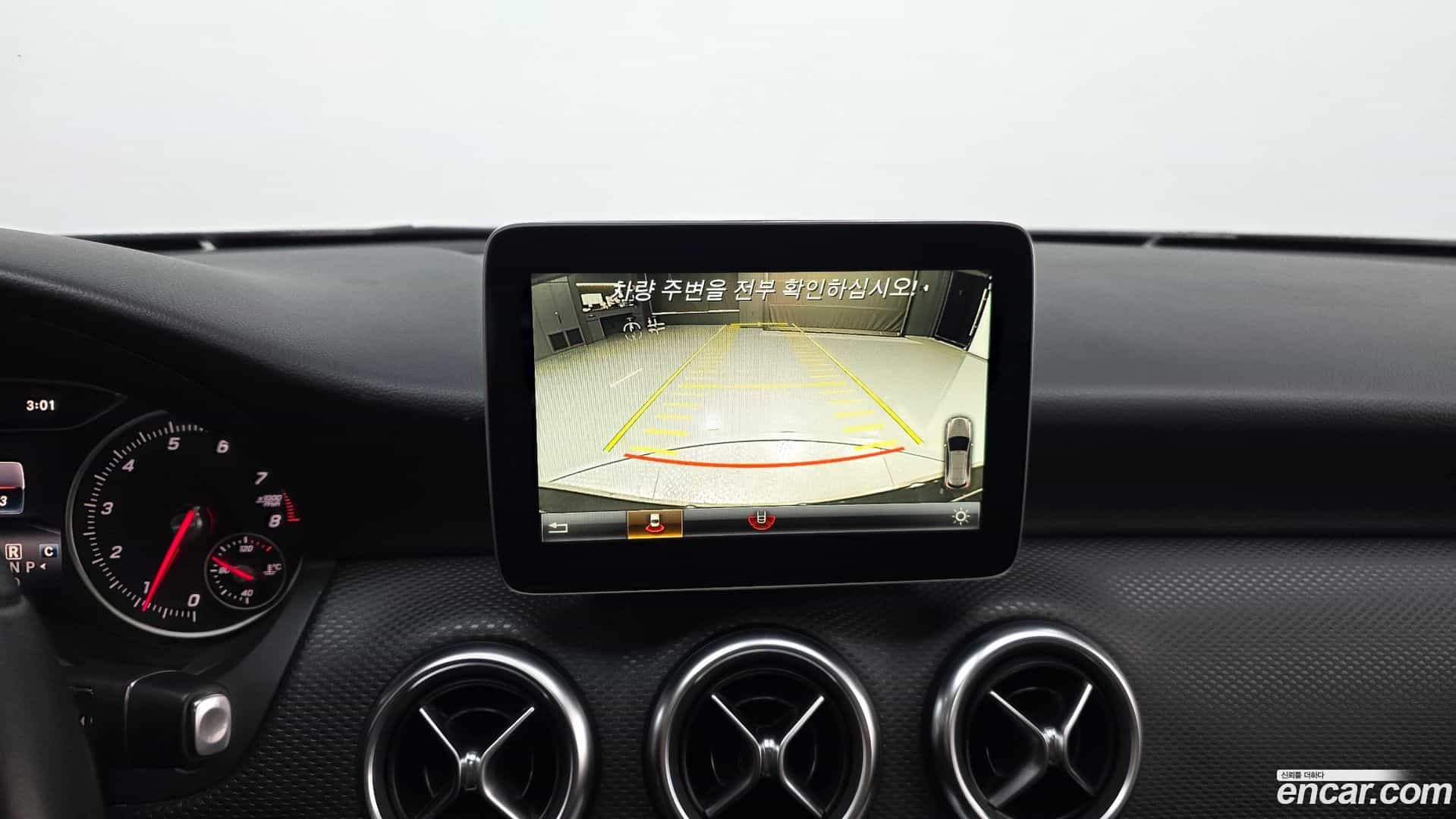 A-Class Mercedes-Benz 2017.1-OPTION-021