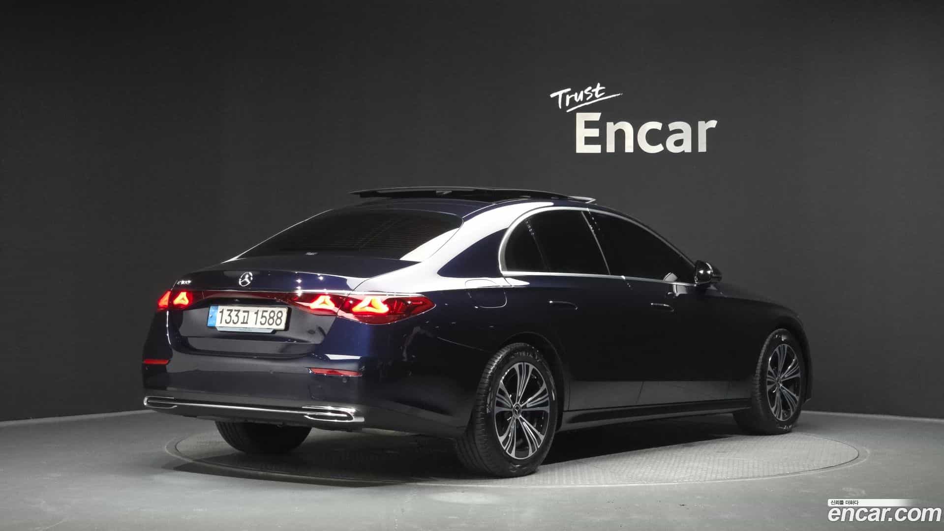 E-Class Mercedes-Benz 2024.9-OUTER-002