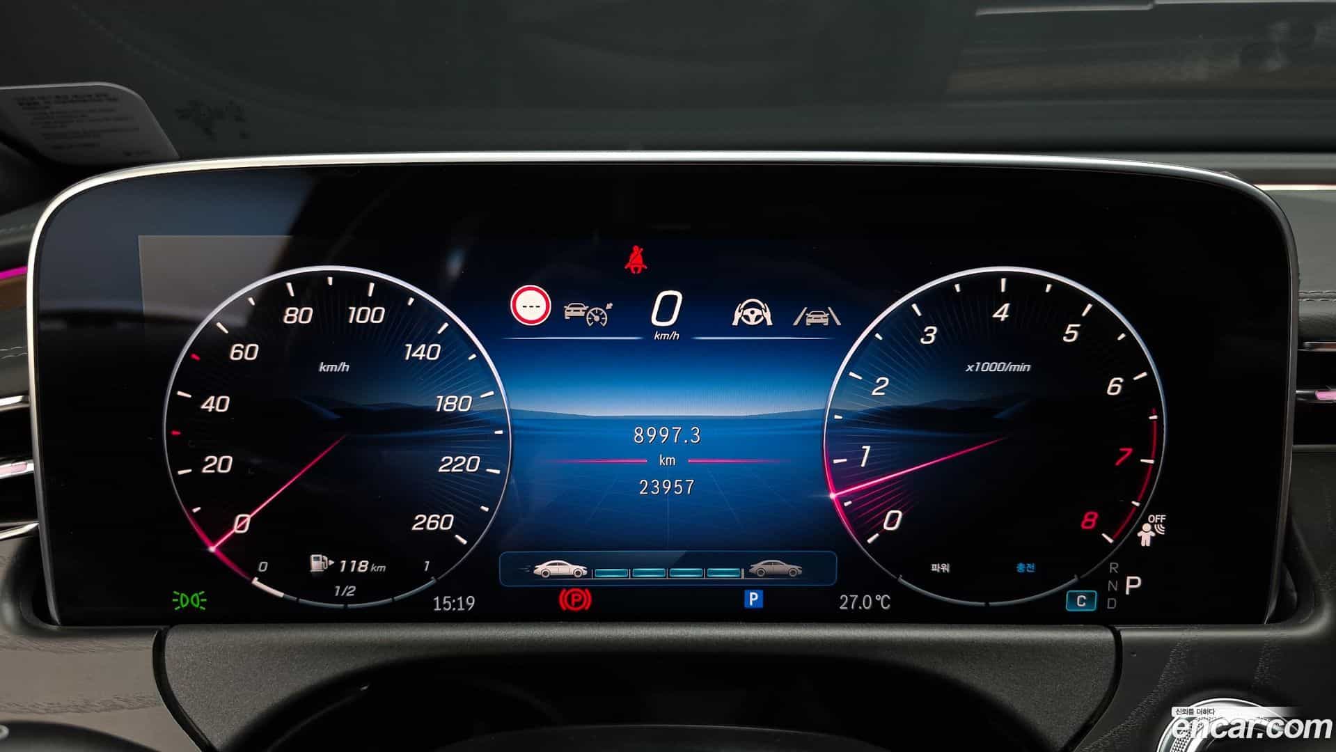 E-Class Mercedes-Benz 2024.9-INNER-008