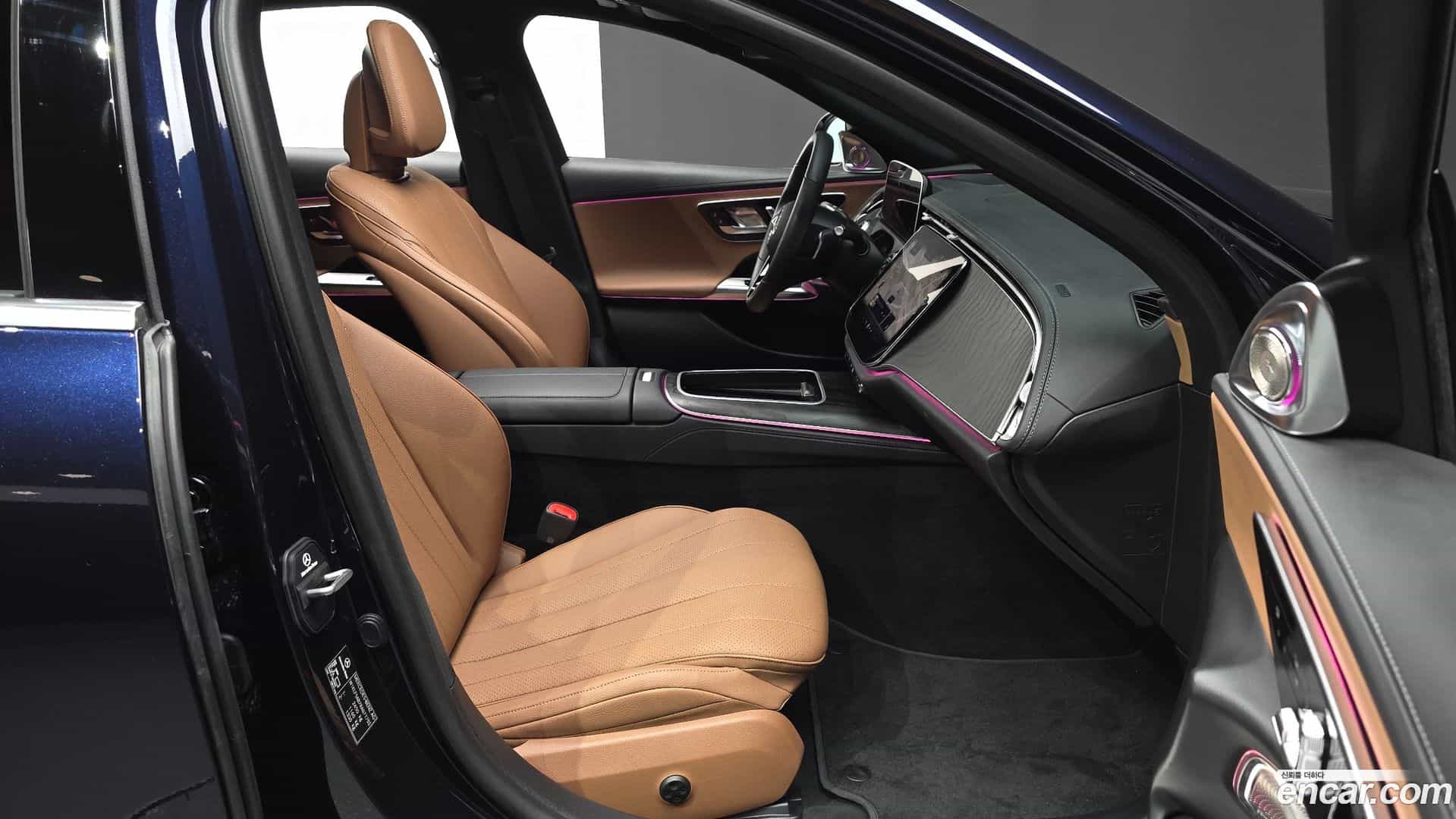 E-Class Mercedes-Benz 2024.9-OPTION-016