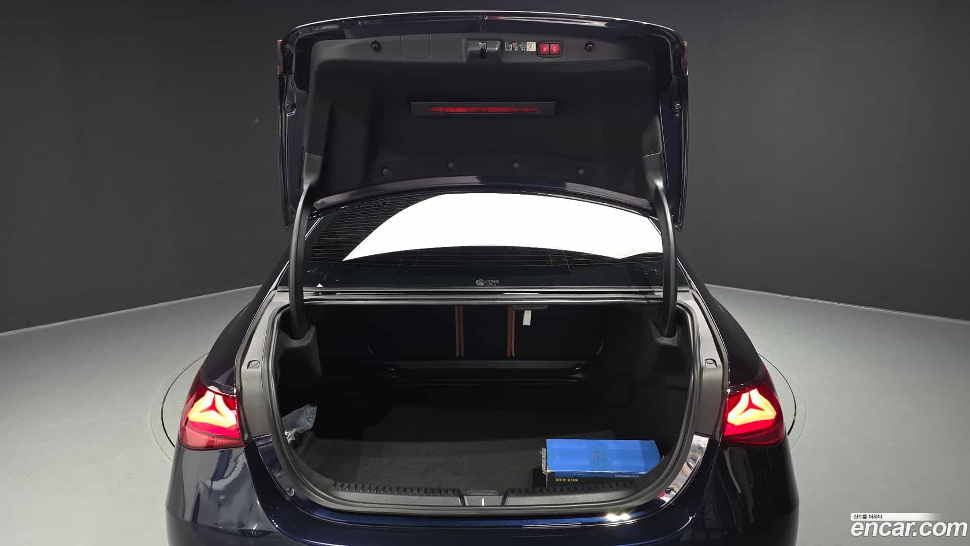E-Class Mercedes-Benz 2024.9-OPTION-046