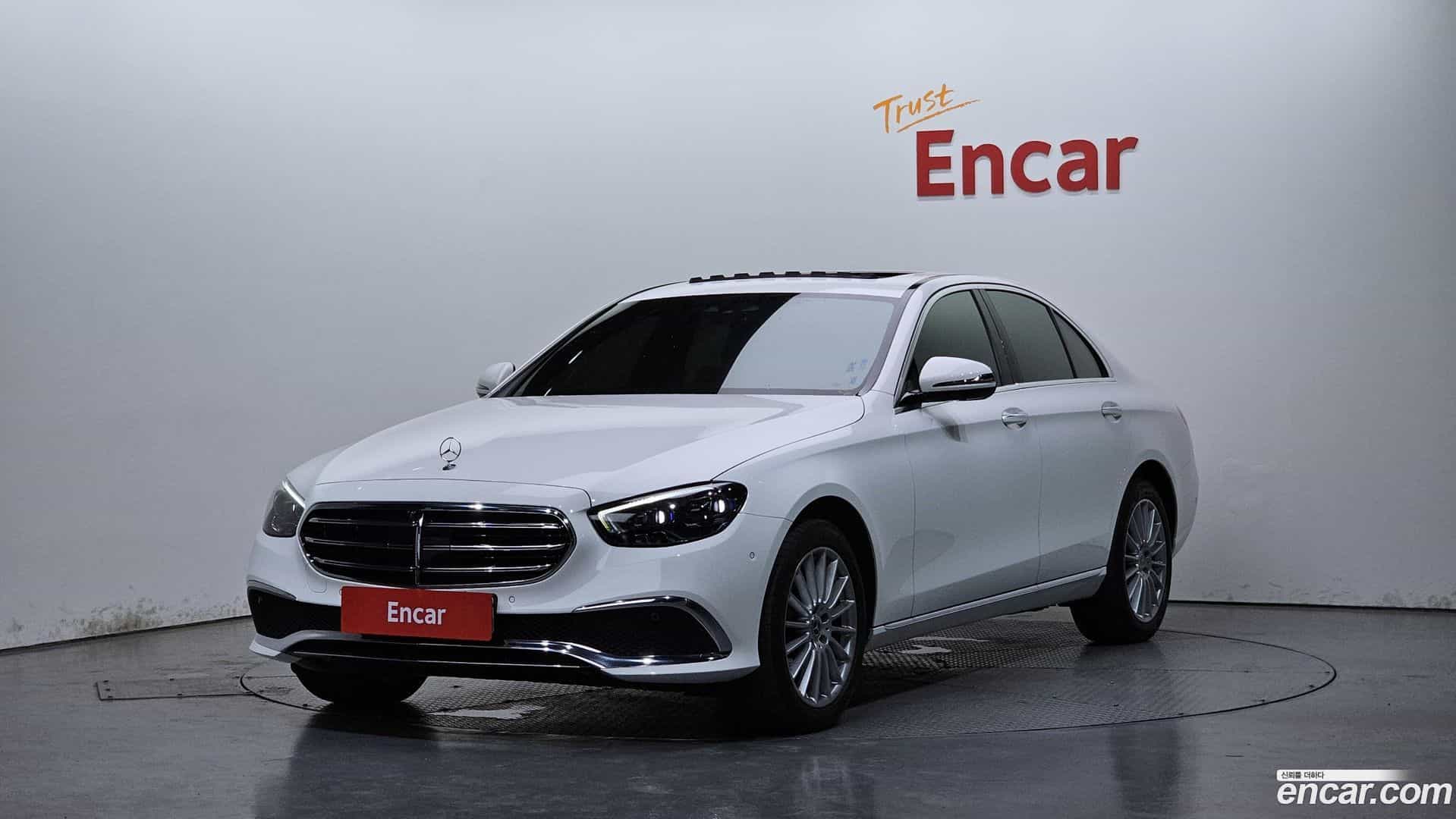 E-Class Mercedes-Benz 2023.9-OUTER-001