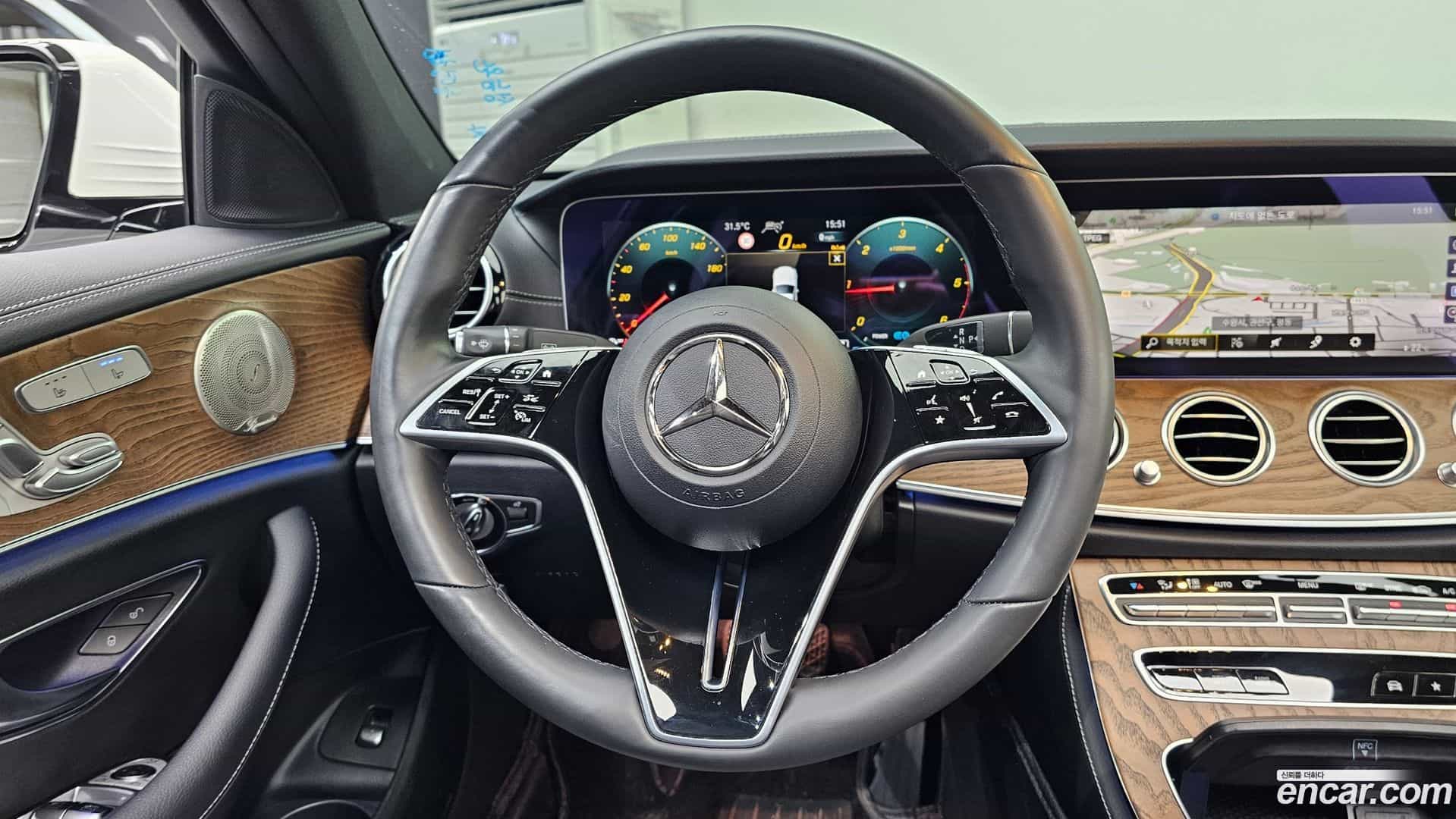 E-Class Mercedes-Benz 2023.9-OPTION-017