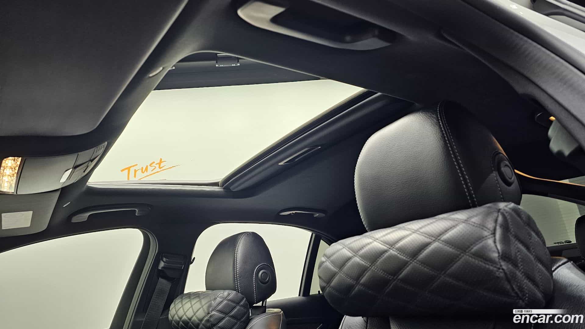 E-Class Mercedes-Benz 2023.9-OPTION-023