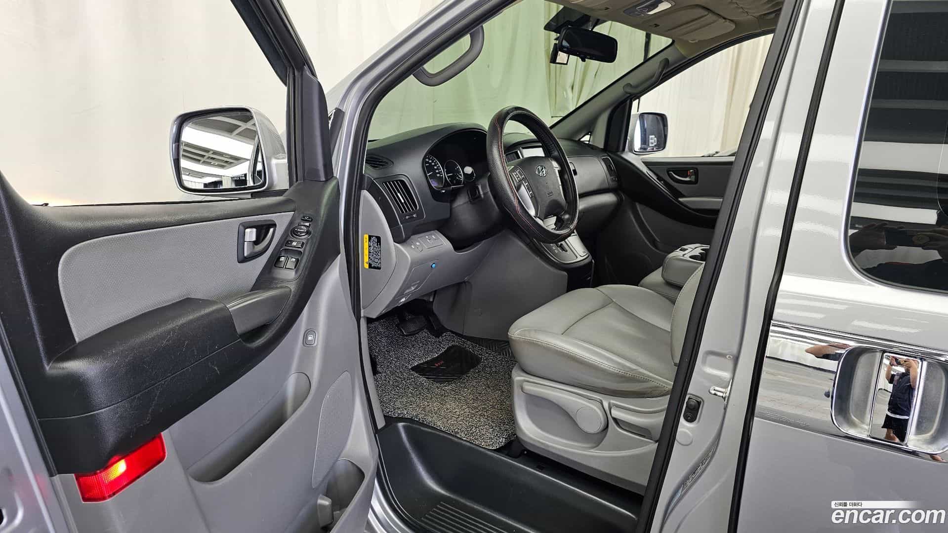 Starex Hyundai 2018.10-INNER-010