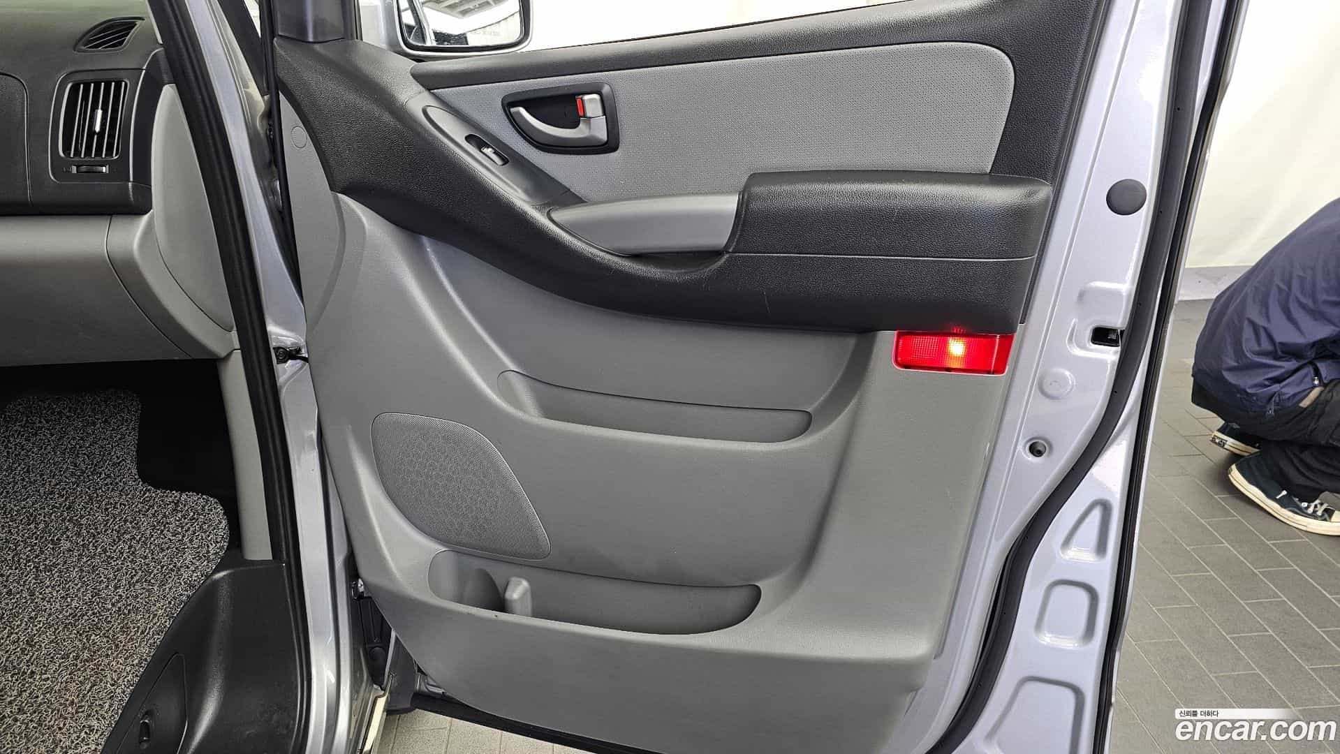 Starex Hyundai 2018.10-INNER-035