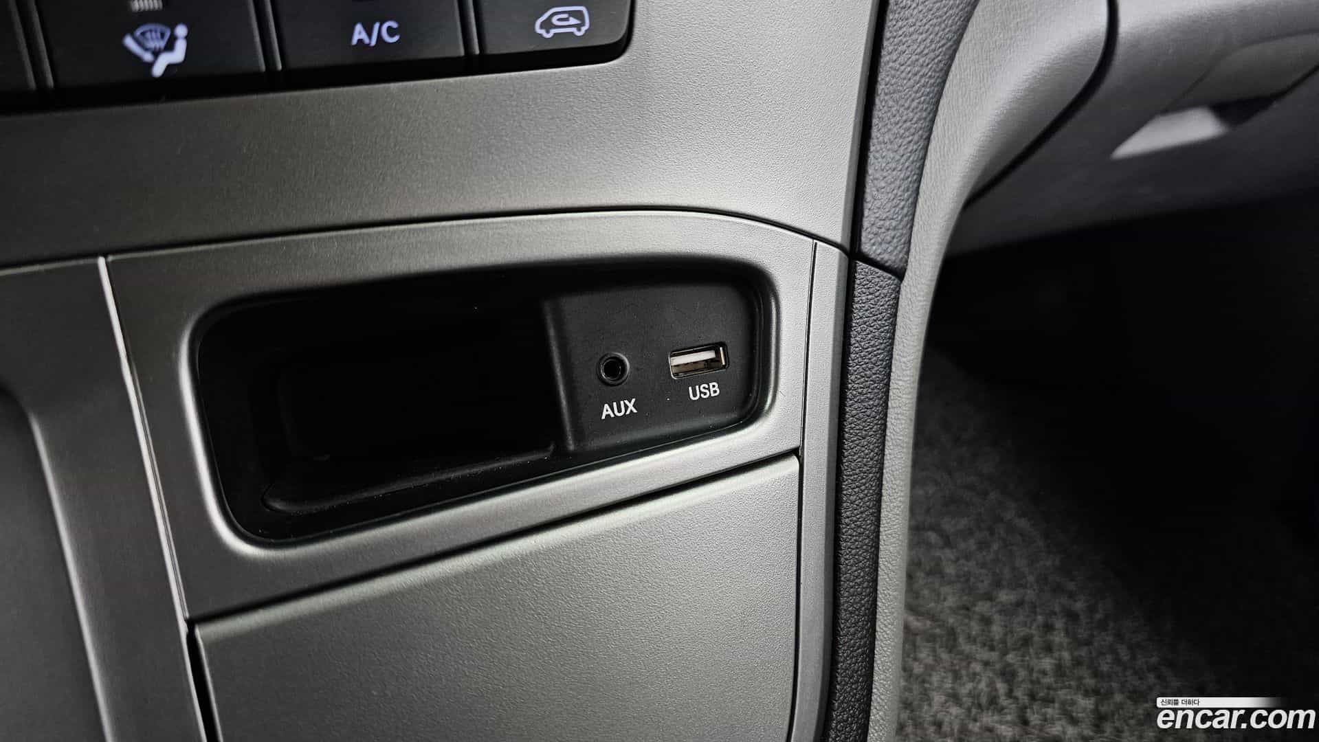 Starex Hyundai 2018.10-INNER-036