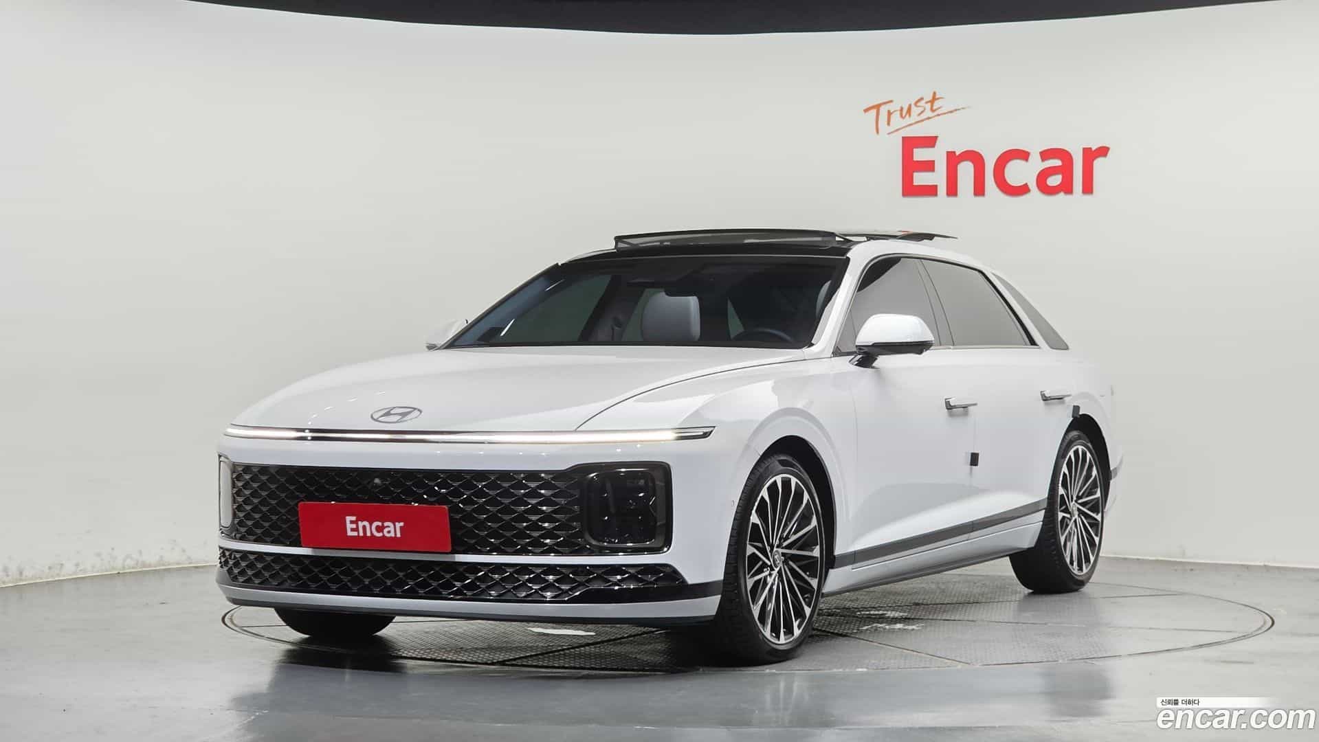 Grandeur Hyundai 2023.1-OUTER-001