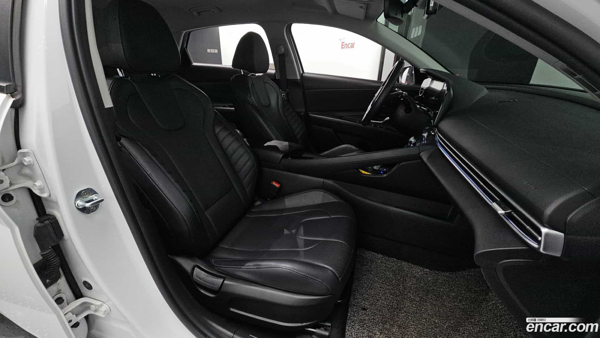 AVANTE Hyundai 2021.3-OPTION-015