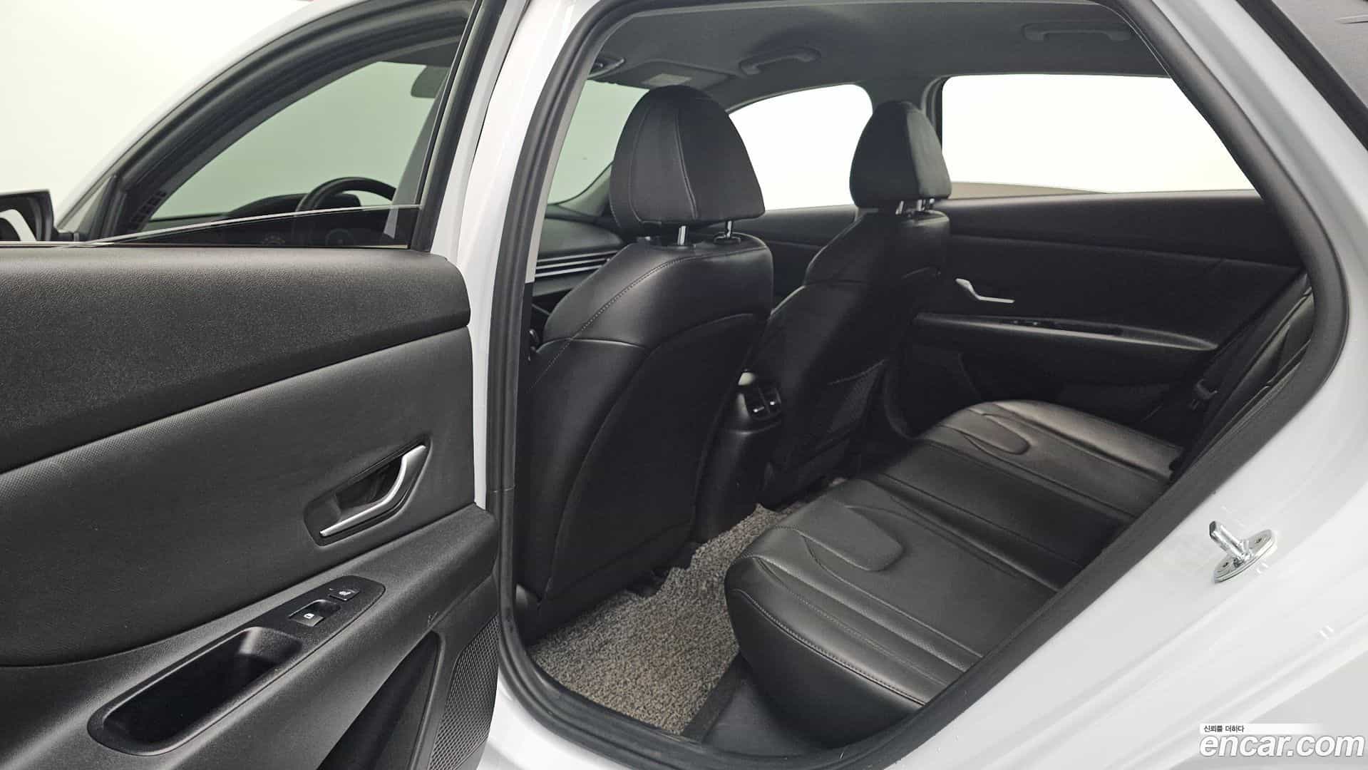 AVANTE Hyundai 2021.3-OPTION-016