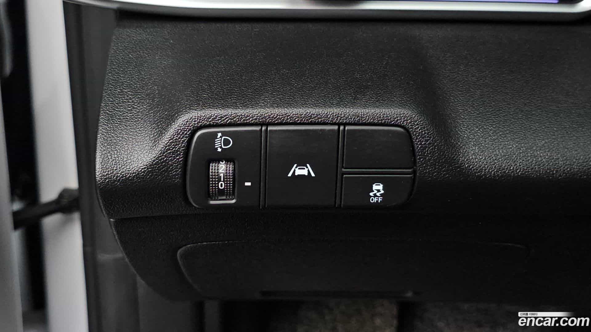 AVANTE Hyundai 2021.3-OPTION-022