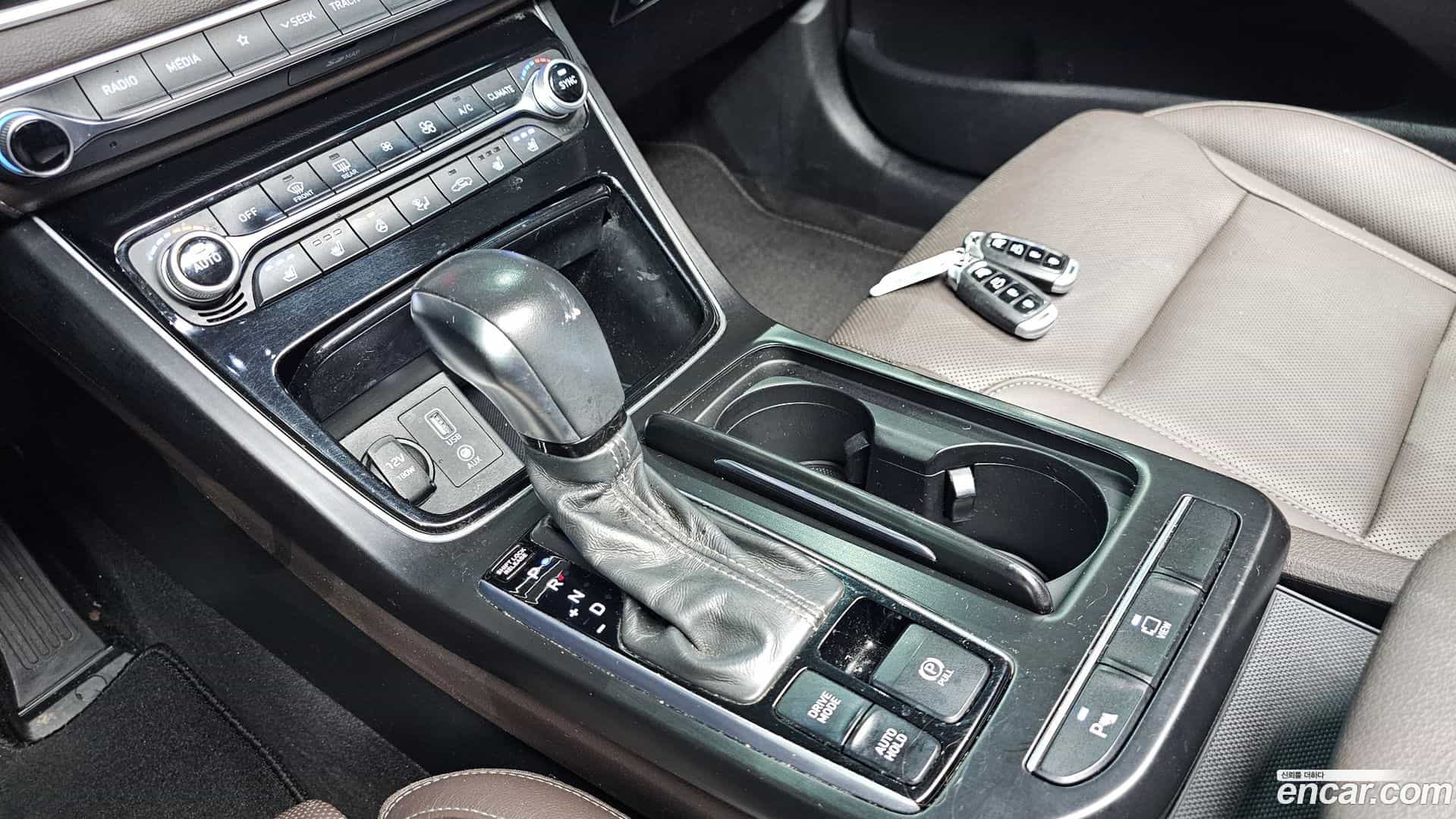 Grandeur Hyundai 2017.6-INNER-009