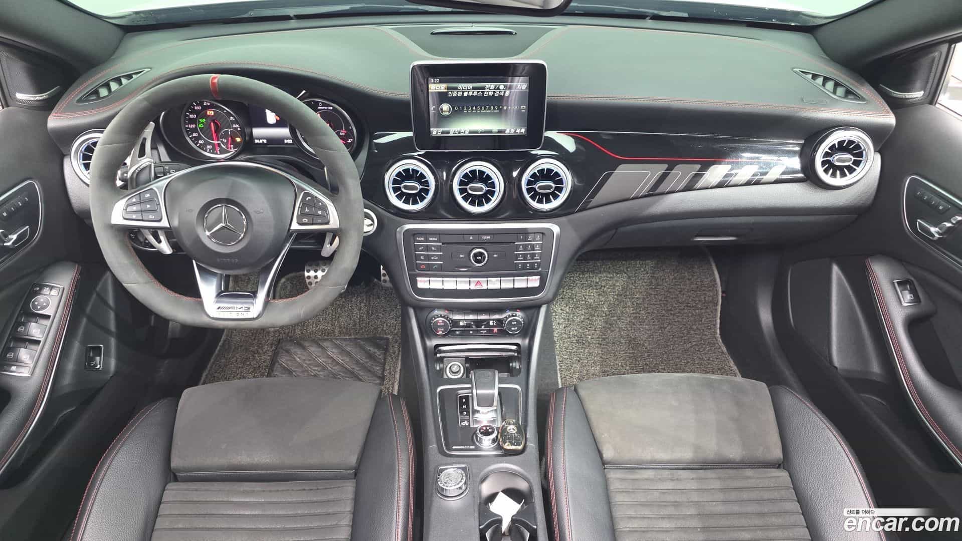 GLA-Class Mercedes-Benz 2017.9-INNER-007