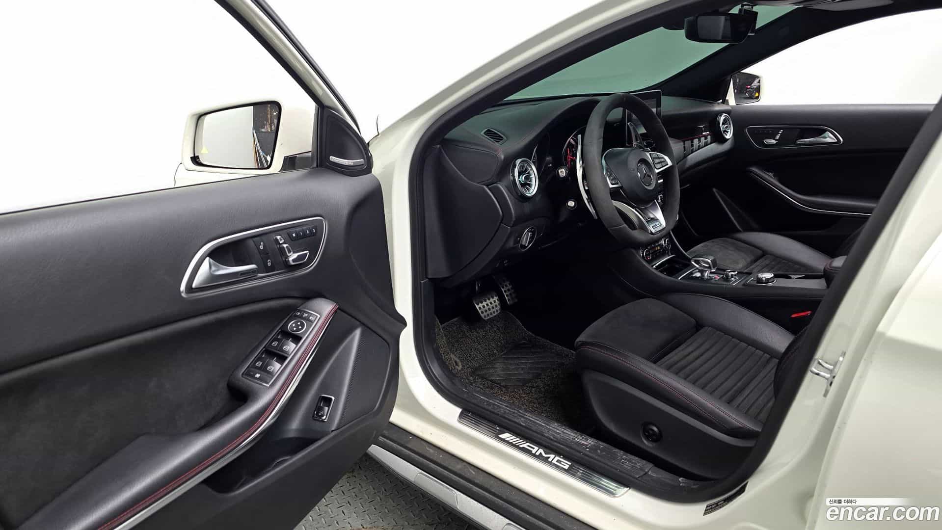 GLA-Class Mercedes-Benz 2017.9-OPTION-015