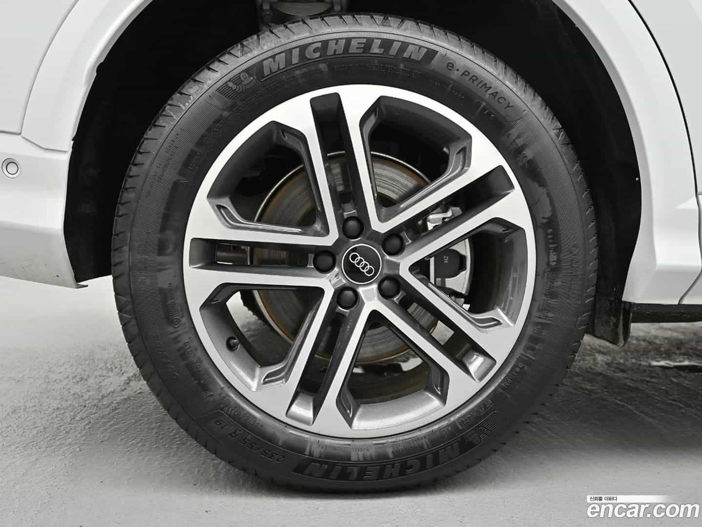 Q5 Audi 2025.11-OUTER-005