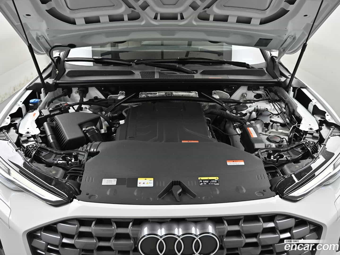 Q5 Audi 2025.11-OUTER-006