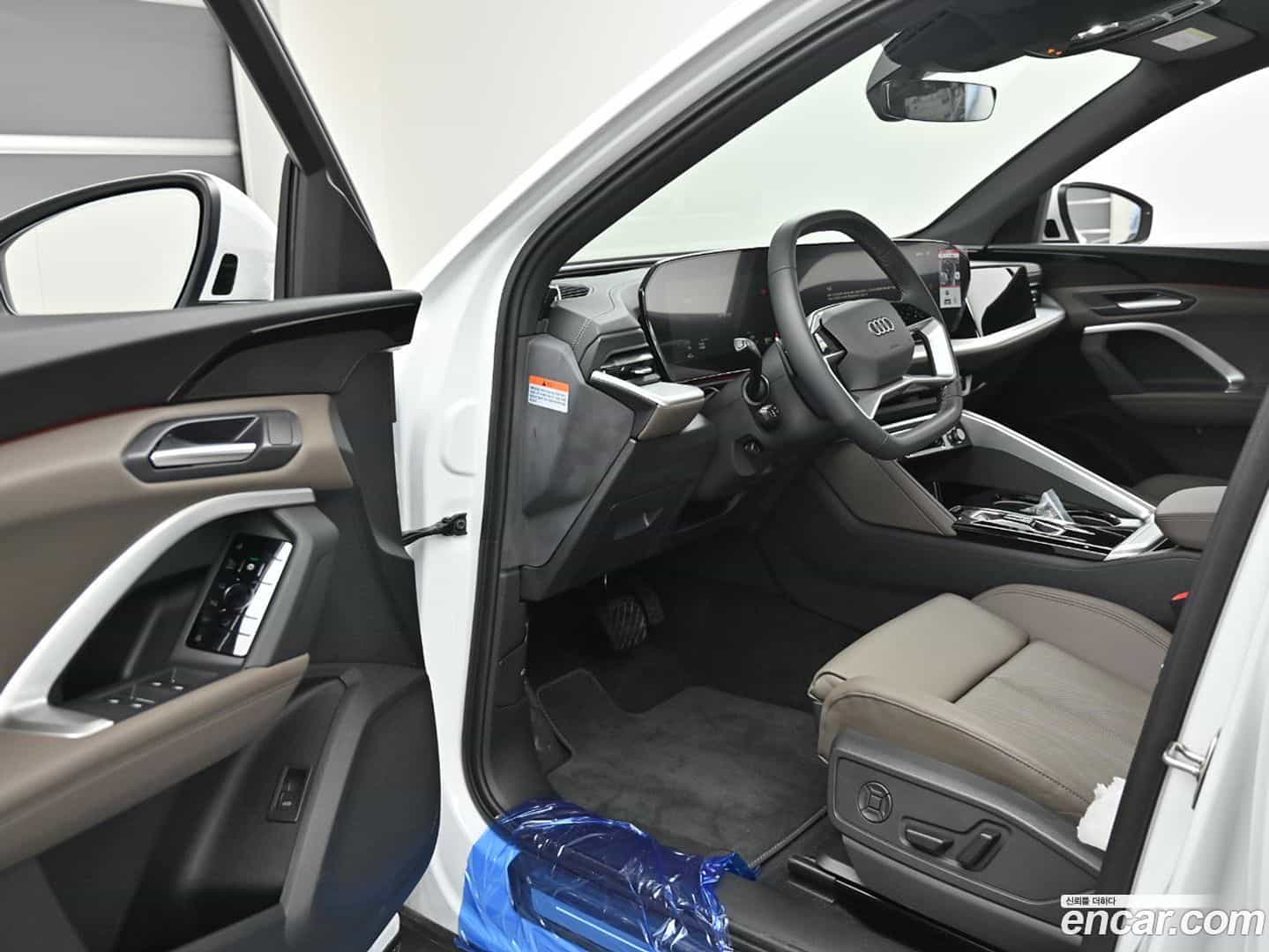 Q5 Audi 2025.11-OPTION-015