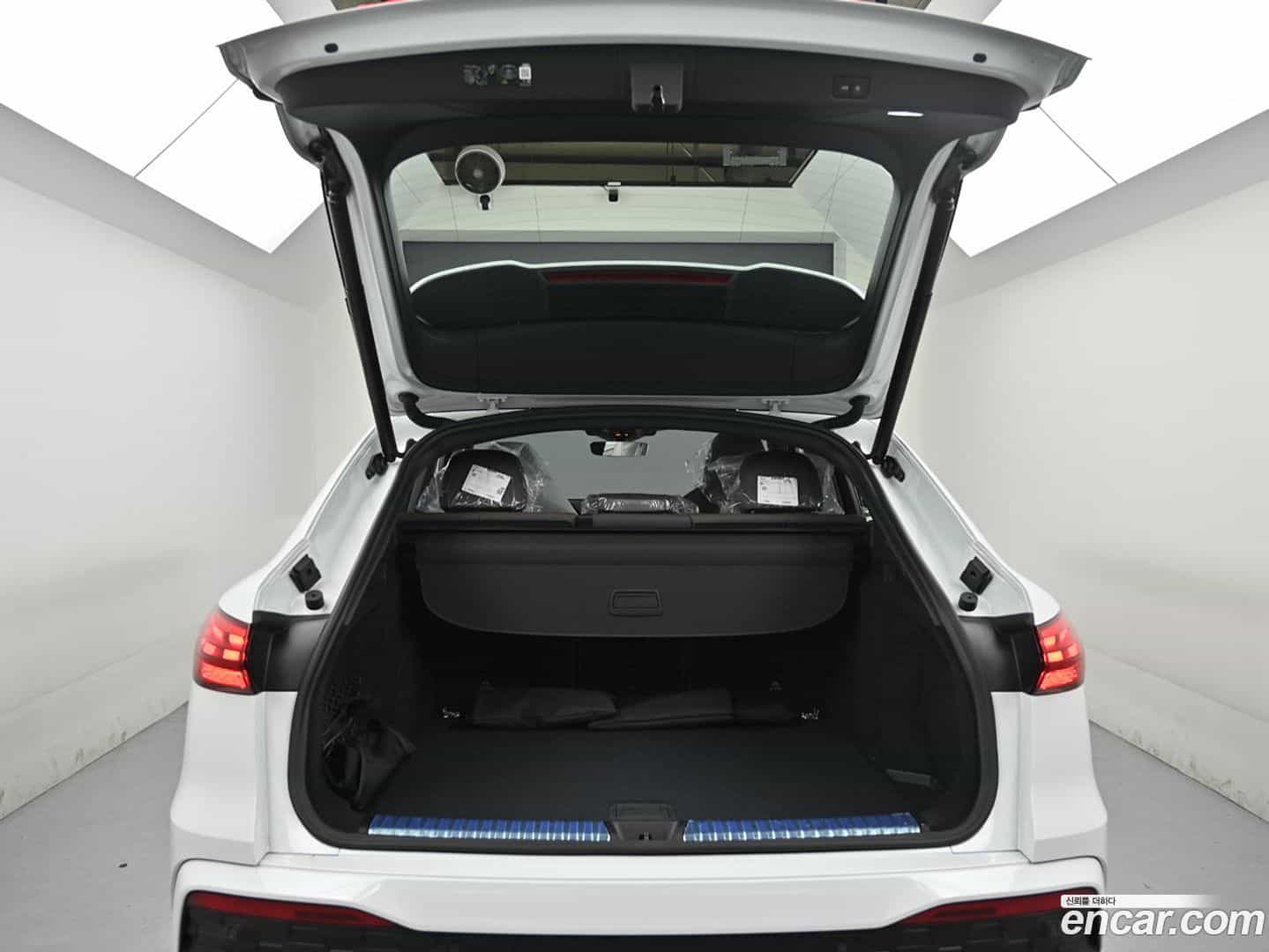 Q5 Audi 2025.11-OPTION-024